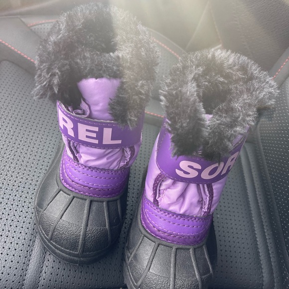 Toddler Size 5 Sorel Winter Boots - Picture 2 of 5